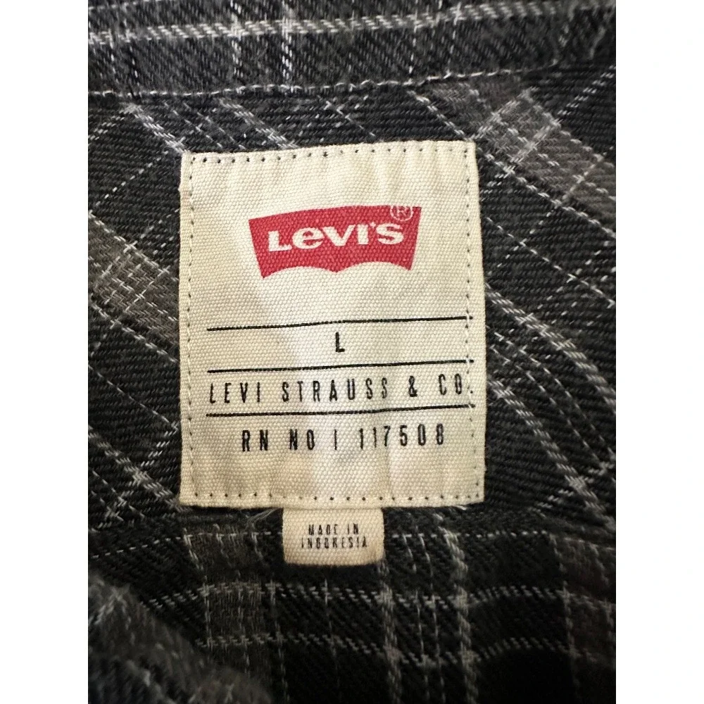 Levi's Button Up Men's Large Flannel Shirt Plaid Long‎ Sleeve Pockets